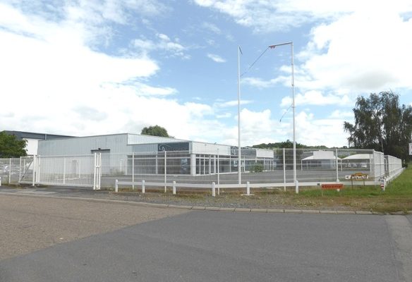 À vendre / À louer – Locaux d&rsquo;activité de 1 200 m² à Creuzier-le-Vieux proche de Vichy