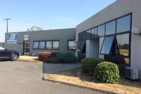 À vendre / À louer  – locaux industriels de 4 000 m² à Châtellerault