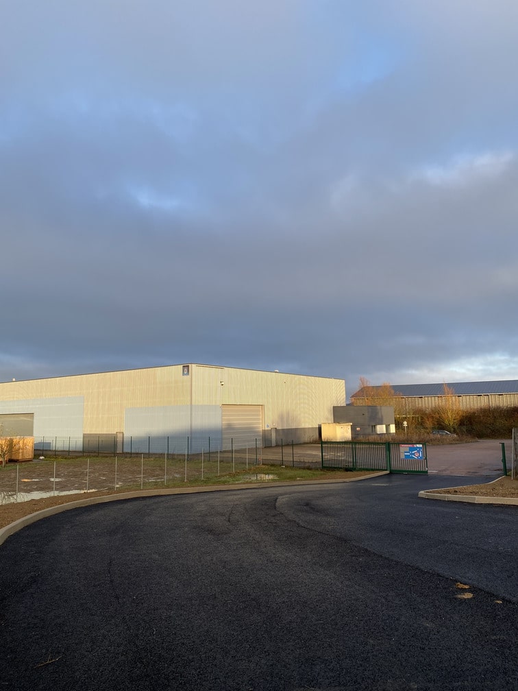 À vendre – bâtiment industriel de 3 361 m² à Avallon, entre Dijon et Auxerre