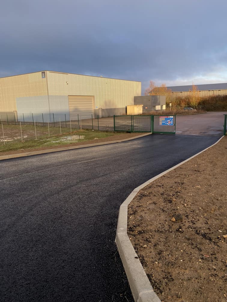 À vendre – bâtiment industriel de 3 361 m² à Avallon, entre Dijon et Auxerre