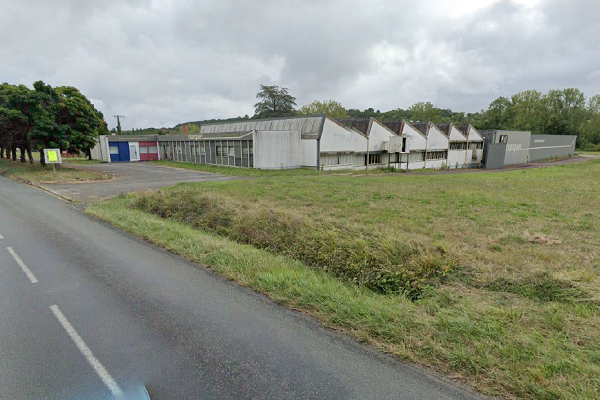 À vendre – Bâtiment Industriel de 4 400 m² à Villars – Dordogne (24)
