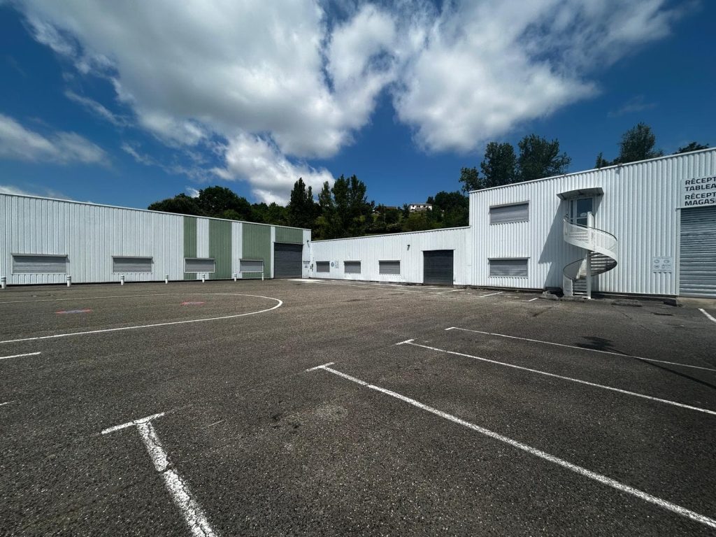 À vendre – Bâtiment industriel de 6 500 m² à Lafrançaise –  Tarn-et-Garonne (82)