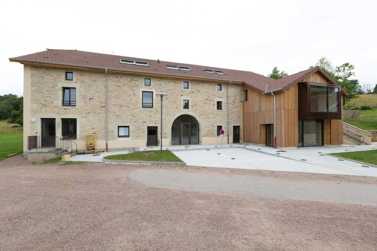 À vendre – Bureaux dans une ancienne ferme Vosgienne à Les Voivres – Vosges (88)