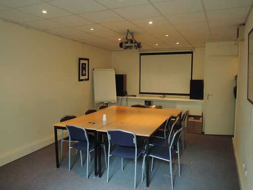 À vendre – bureaux non divisibles de 118 m² à Sèvres à proximité de Paris (92)