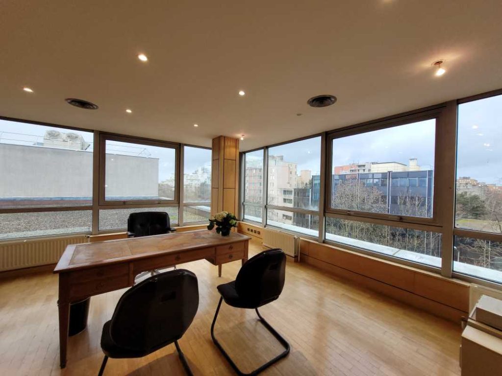 À vendre – bureaux non divisibles de 230 m² à Evry