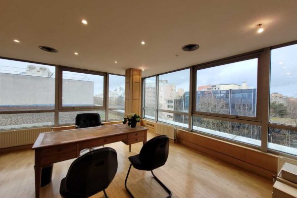 À vendre – bureaux non divisibles de 230 m² à Evry