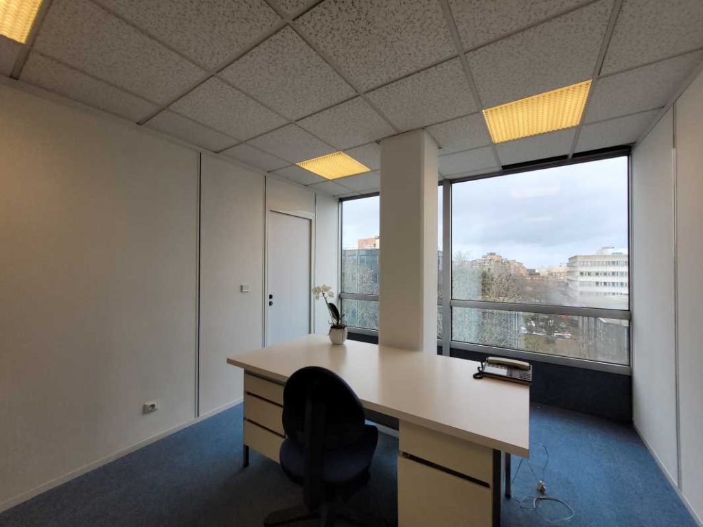 À vendre – bureaux non divisibles de 230 m² à Evry
