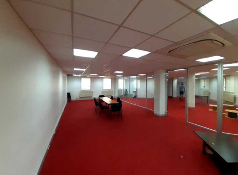 À vendre – bureaux non divisibles de 422 m² à Saint-Denis