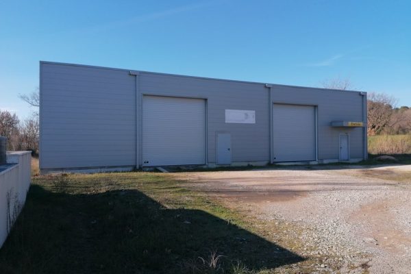 À vendre – Entrepôt de 450 m² à Corbières-en-Provence – Alpes-de-Haute-Provence (04)