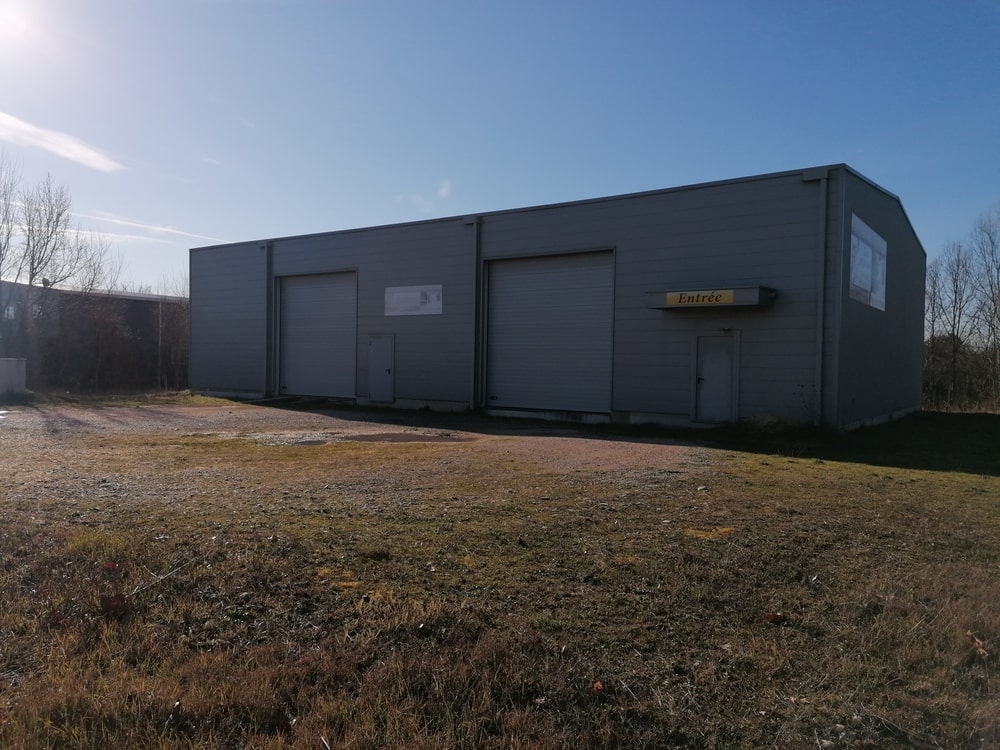 À vendre – Entrepôt de 450 m² à Corbières-en-Provence – Alpes-de-Haute-Provence (04)