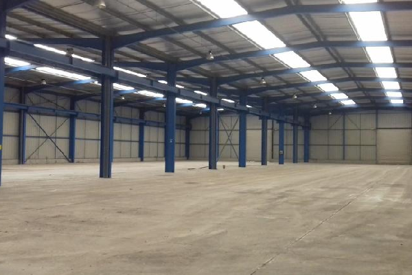 À vendre – Entrepôt Industriel de 2 500 m² entre Béziers et Sète