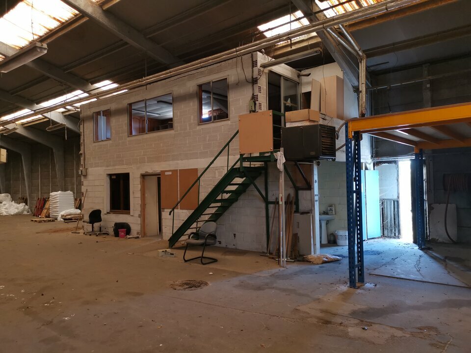À vendre – entrepôt non divisibles de 2 990 m² à Lallaing à proximité de Douai (59)