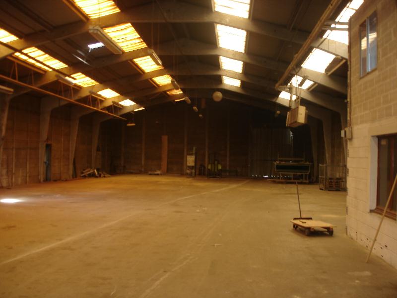 À vendre – entrepôt non divisibles de 2 990 m² à Lallaing à proximité de Douai (59)