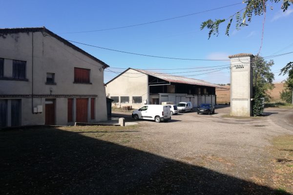 À vendre – Entrepôts de stockage sur un terrain de 9 440 m² à Port-Sainte-Marie (47)