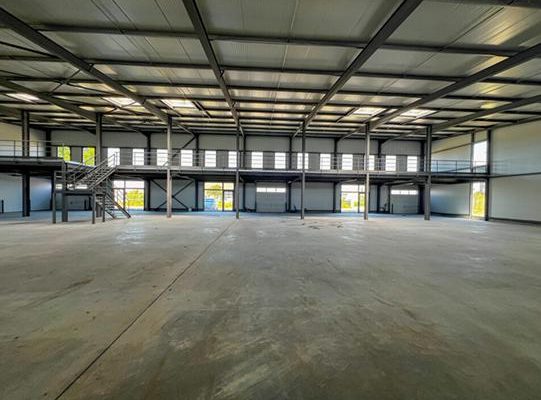 À vendre – Local d’activités de 1 185 divisible à partir de 320 à 429 m² dans la zone d’activités Bel Air à Taillades – Vaucluse (84)