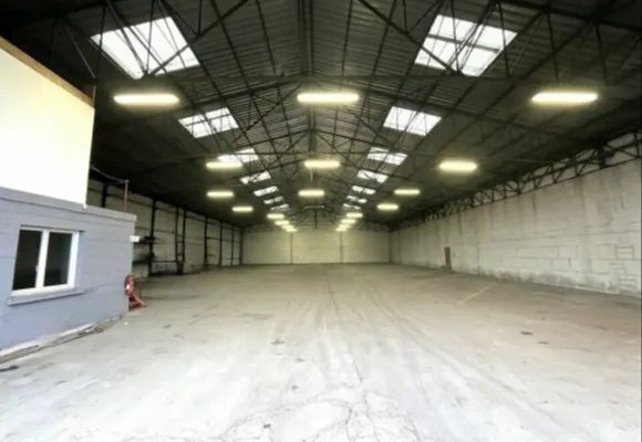 À vendre – Local d’activités de 1 237 m² à Sandouville – Seine-Maritime (76)