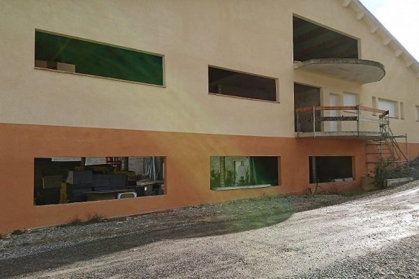 À vendre – Local d’activités de 300 m² à Digne-les-Bains – Alpes-de-Haute-Provence (04)