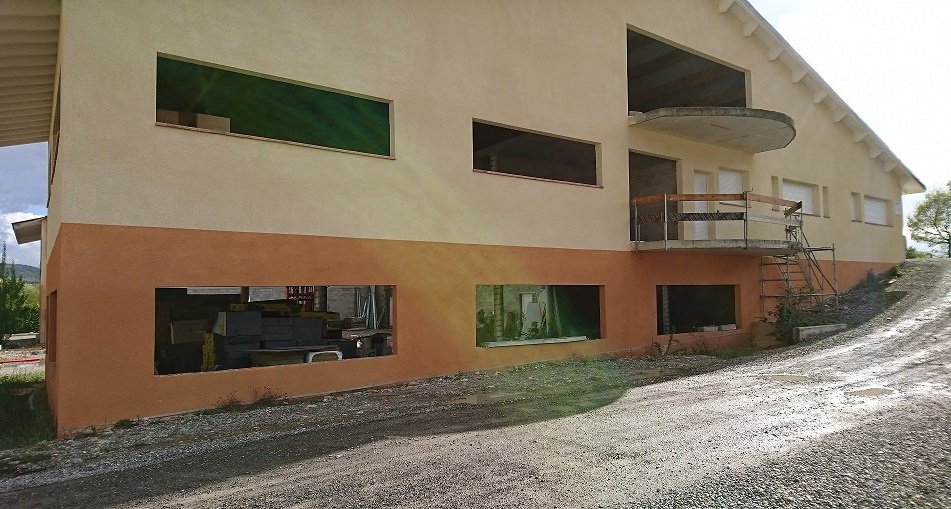 À vendre – Local d’activités de 300 m² à Digne-les-Bains – Alpes-de-Haute-Provence (04)