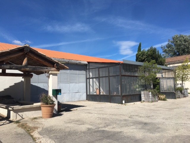 À Vendre – Local d’activités de 470 m² à Mormoiron – Vaucluse (84)