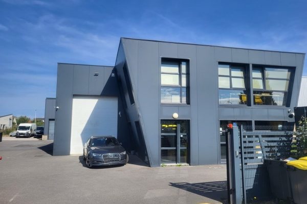 À vendre – Local d’activités de 750 m² dans la zone Marcel Doret à Calais – Pas-de-Calais (62)