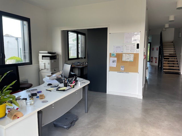 À vendre – Local d’activités de 830 m² à Surgères – Charente-Maritime (17)