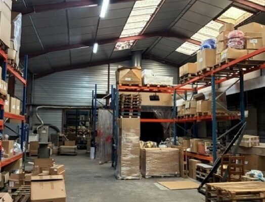 À vendre – Local d’activités de 1 680 m² à Varennes-Changy – Loiret (45)