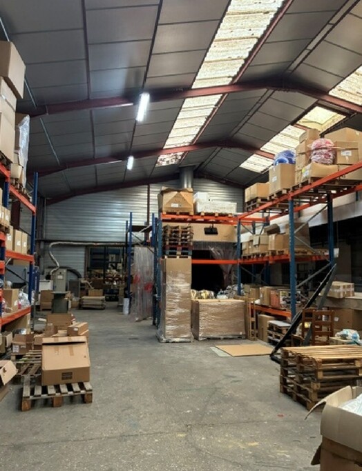 À vendre – Local d’activités de 1 680 m² à Varennes-Changy – Loiret (45)