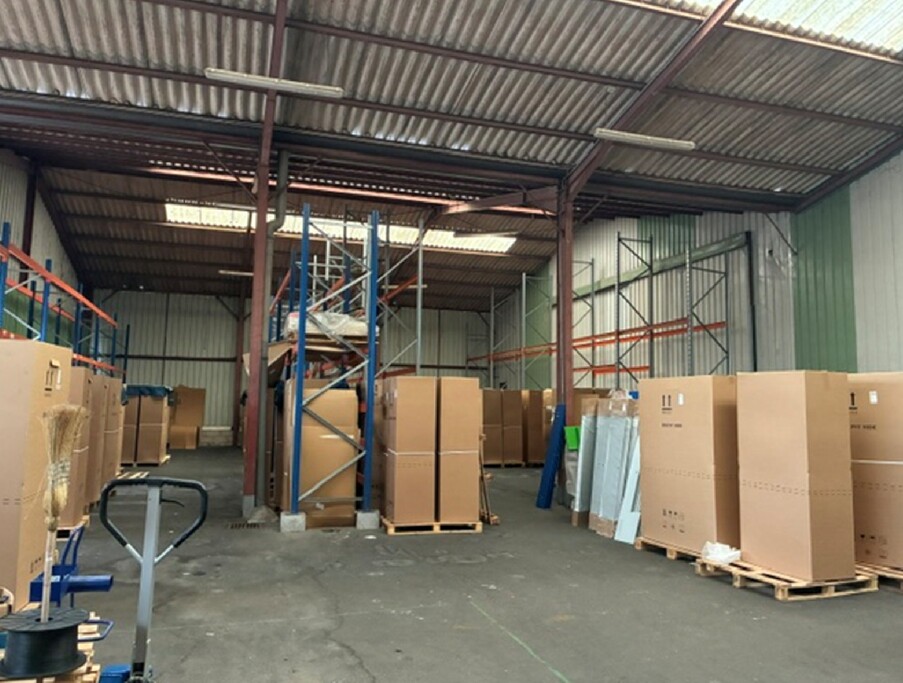 À vendre – Local d’activités de 1 680 m² à Varennes-Changy – Loiret (45)