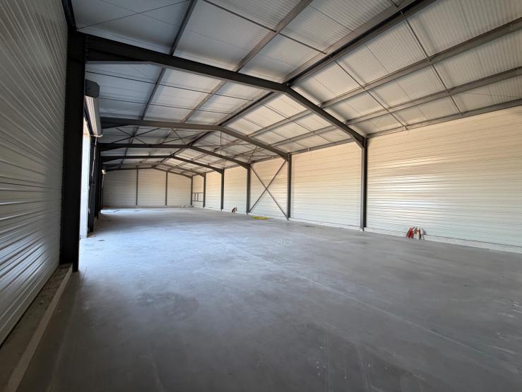 À vendre – Local d’activités de 660 m² divisible à partir de 220 m² à Vedène – Vaucluse (84)