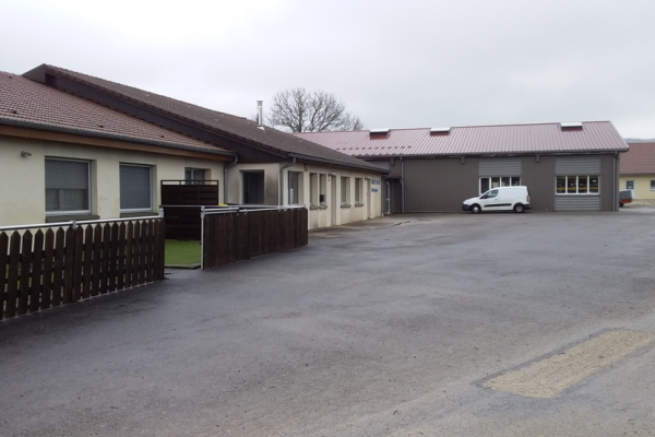 À vendre – Local Industriel de 1 400 m² à Flangebouche – Doubs