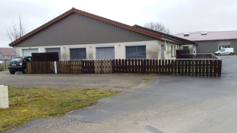À vendre – Local Industriel de 1 400 m² à Flangebouche – Doubs