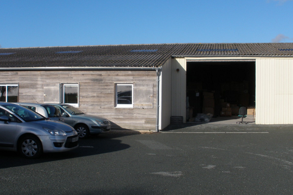 À vendre – Local industriel de 1300 m² au Nord de Niort (79) – Nouvelle-Aquitaine