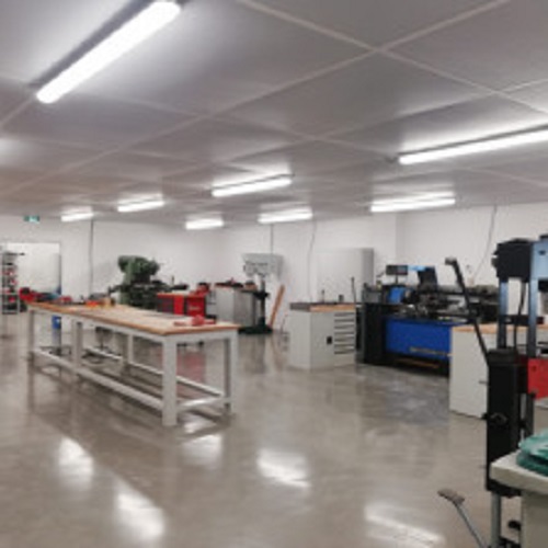 À vendre – Local Industriel de 2 374 m² avec Salle Blanche de 1 000 m² à Manosque