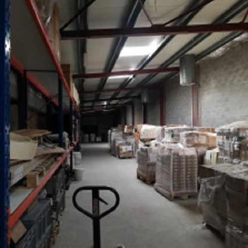 À vendre – Local Industriel de 2 374 m² avec Salle Blanche de 1 000 m² à Manosque