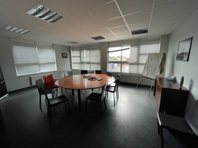 À vendre – Local Industriel de 2 666 m² à Calais – Pas-de-Calais (62)