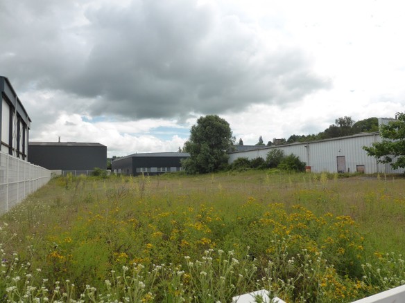 À vendre – locaux d&rsquo;activité entre 400 et 1 200 m² à Creuzier-le-Vieux