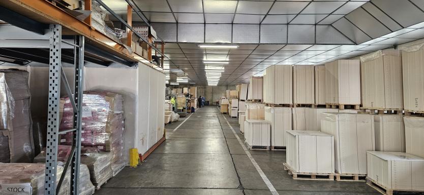 À vendre – Locaux industriels de 5 097 m² à Entraigues-sur-la Sorgue – Vaucluse (84)