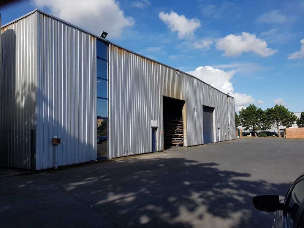 À vendre – locaux industriels non divisibles de 1 680 m² à Saint-Quentin
