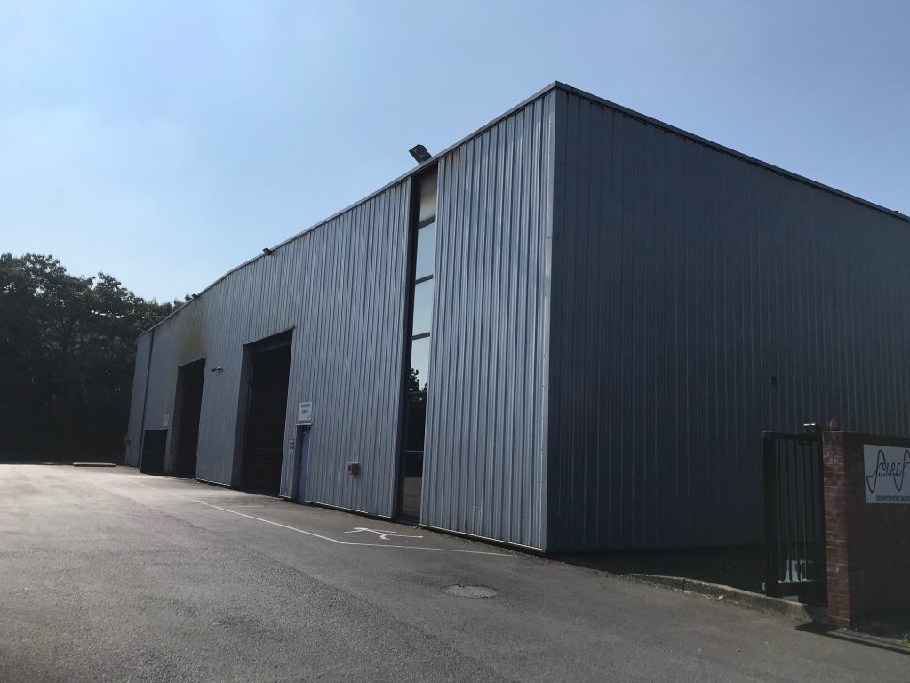 À vendre – locaux industriels non divisibles de 1 680 m² à Saint-Quentin