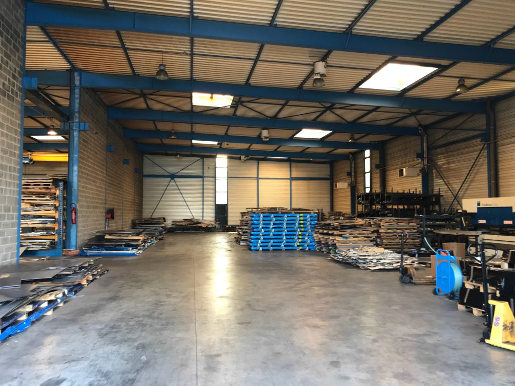 À vendre – locaux industriels non divisibles de 1 680 m² à Saint-Quentin