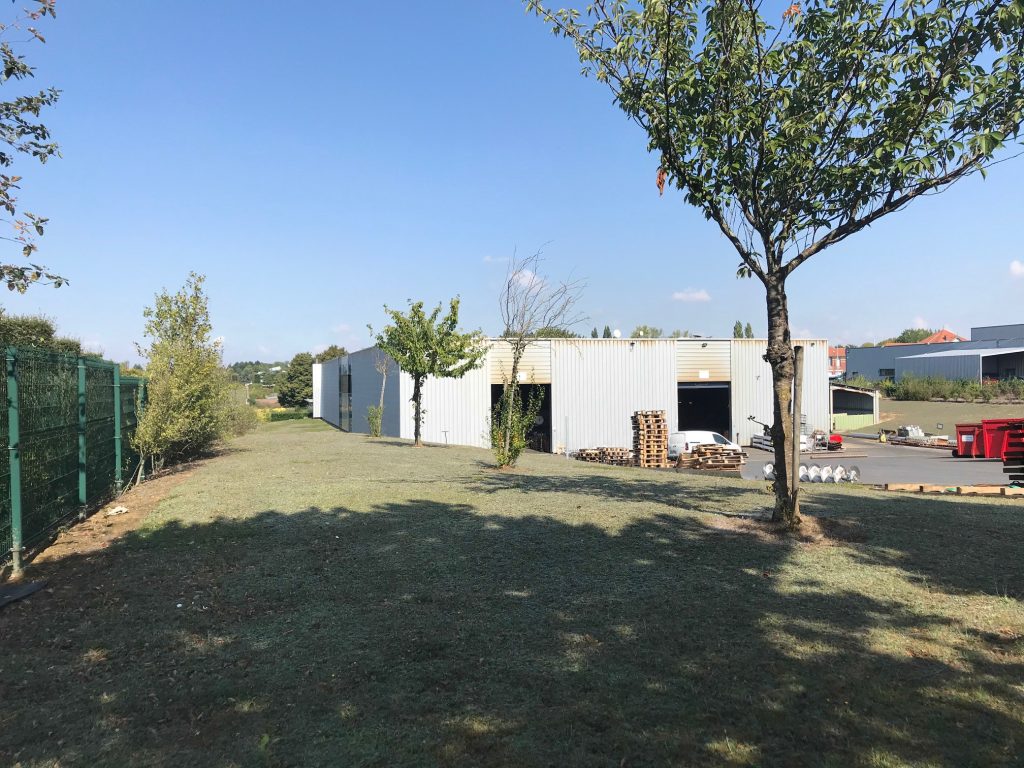 À vendre – locaux industriels non divisibles de 2 460 m² à Saint-Quentin