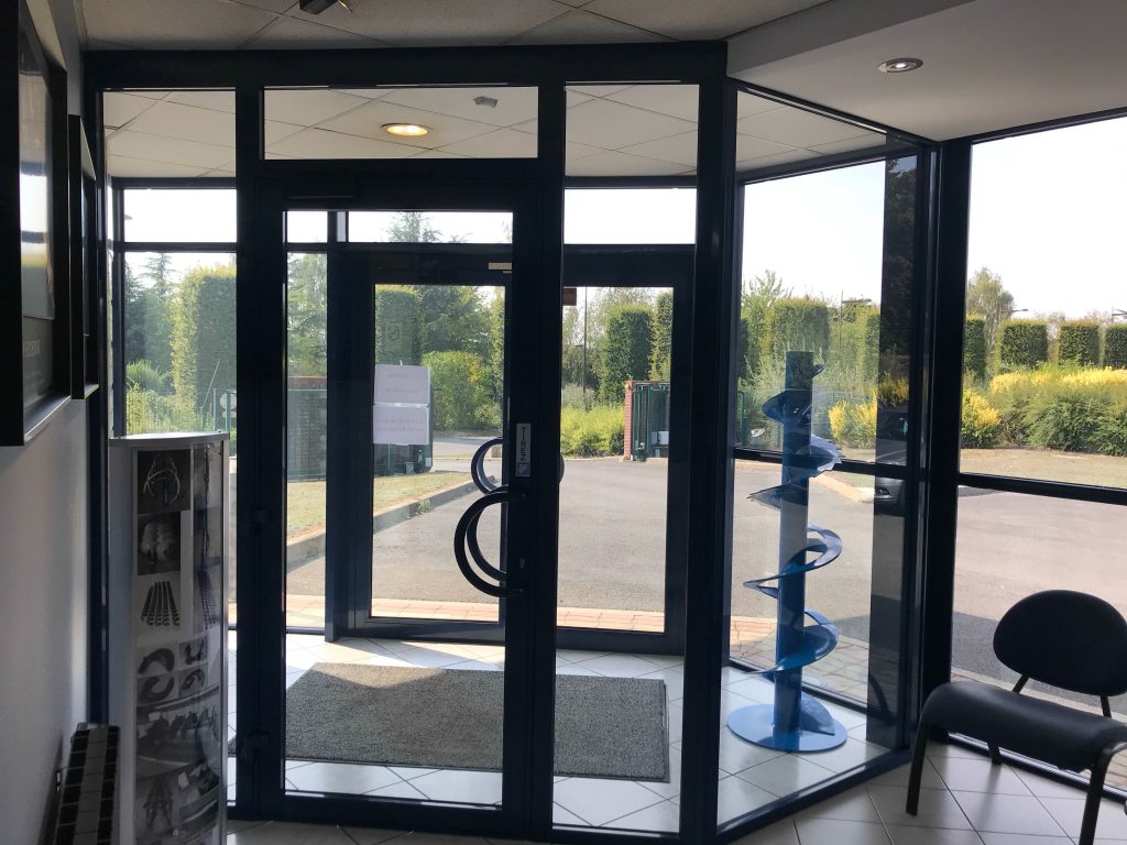 À vendre – locaux industriels non divisibles de 2 460 m² à Saint-Quentin