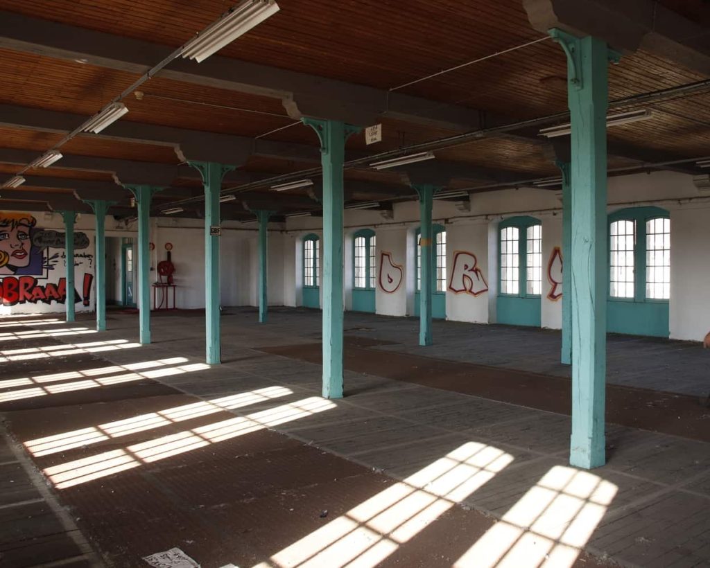 À vendre ou à louer – 48 000 m² de bureaux divisibles dans un espace entièrement rénové à Tonneins – Lot-et-Garonne (47)