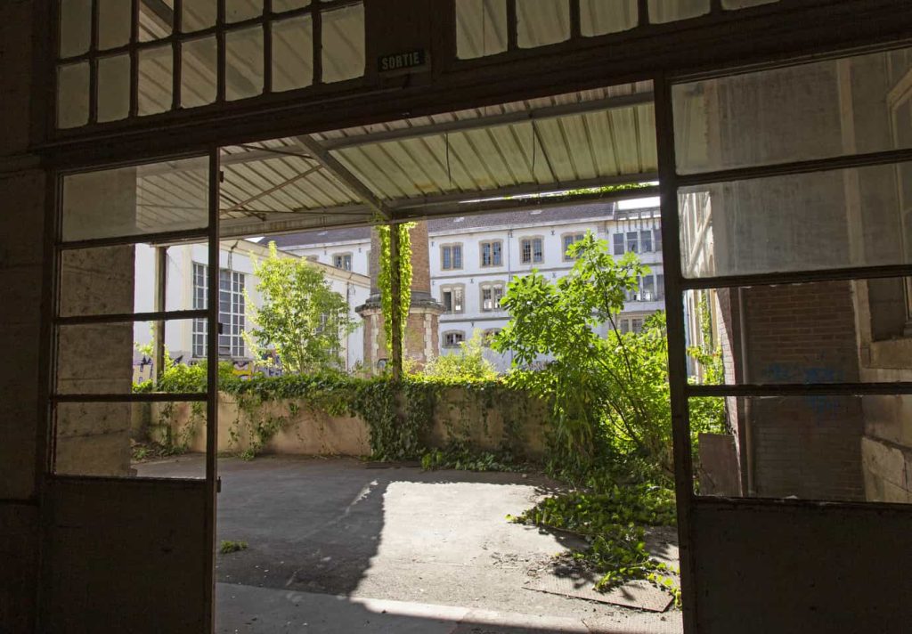 À vendre ou à louer – 48 000 m² de bureaux divisibles dans un espace entièrement rénové à Tonneins – Lot-et-Garonne (47)