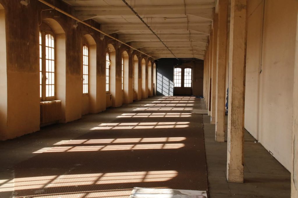 À vendre ou à louer – 48 000 m² de bureaux divisibles dans un espace entièrement rénové à Tonneins – Lot-et-Garonne (47)