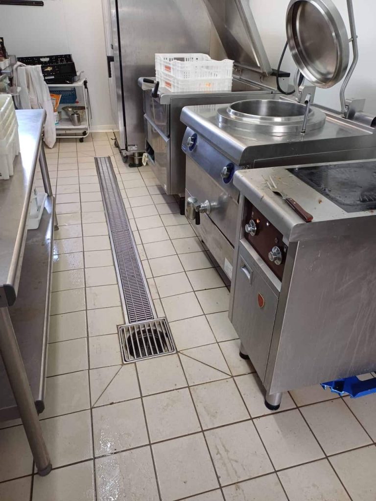 À vendre ou à louer – Bâtiment agroalimentaire de 280 m² à Murat-sur-Vèbre – Tarn (81)