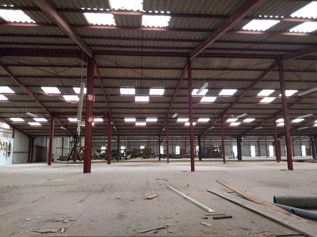 À vendre ou à louer – Bâtiment industriel de 10 000 m² à Liffol-le-Grand – Vosges (88)