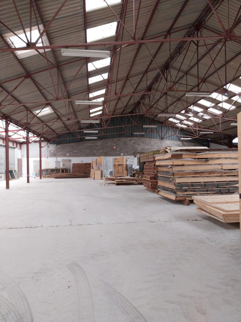 À vendre ou à louer – Bâtiment industriel de 10 000 m² à Liffol-le-Grand – Vosges (88)
