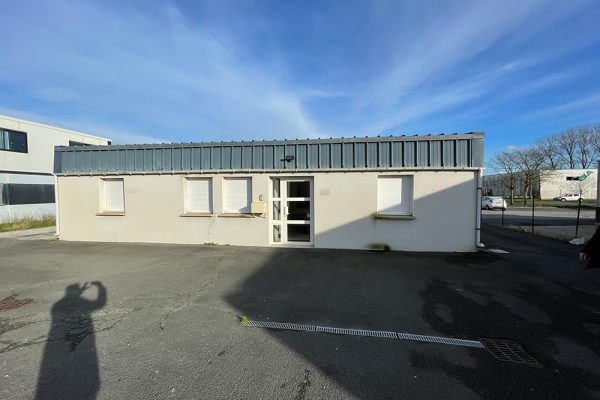 À vendre ou à louer – Bureaux de 100 m² dans la Zone d’Activités Marcel Doret à Calais – Pas-de-Calais (62)