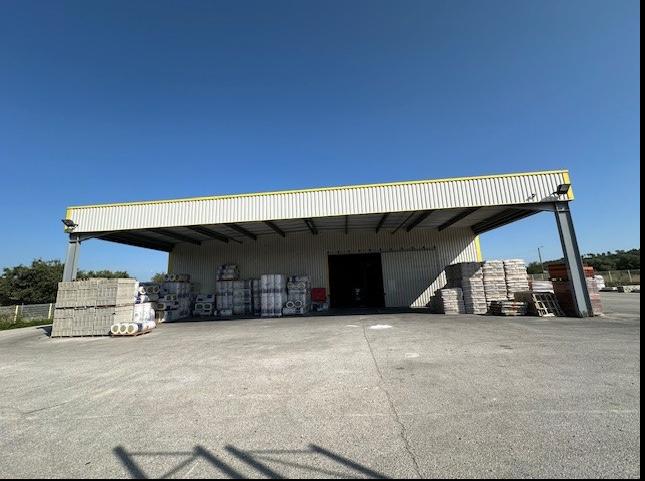 À vendre ou à louer – Entrepôt de 1 427 m² à Vedène – Vaucluse (84)